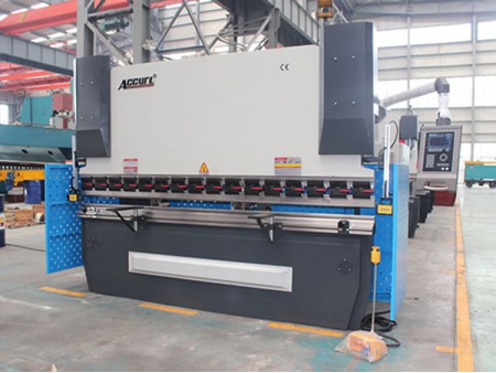 آلة الثني الهيدروليكية CNC بـ 3 محاور
