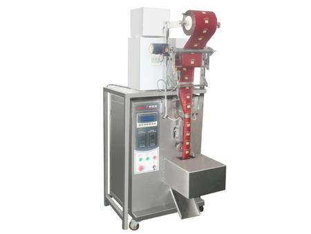 ماكينة تعبئة وتغليف أكياس الشاي الأسود (ماكينة تعبئة رأسية وزنية MK-T60)                   Weighing Packaging Machine (VFFS Machine)