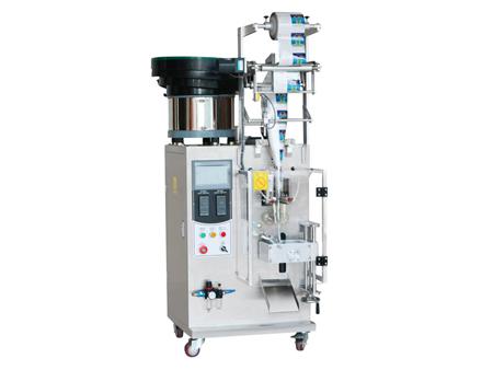 ماكينة عد وتعبئة المسامير والصواميل مع 1 مغذي هزاز (ماكينة تعبئة وتغليف رأسية MK-LS1)                     Counting Packaging Machine (VFFS Machine)
