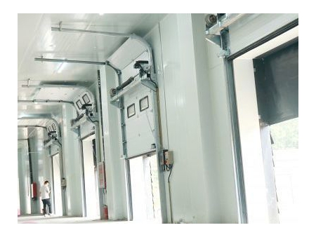 باب منزلق رأسي للغرف الباردة Vertical Lift Cold Storage Door