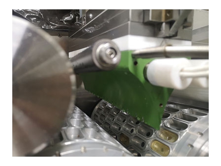 آلة إنتاج الكبسولات الهلامية اللينة الأوتوماتيكية فئة YWJ Automatic Softgel Encapsulation Machine