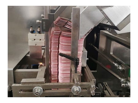 ماكينة التعبئة الآلية في كرتون فئة DXH-130 Automatic Cartoning Machine